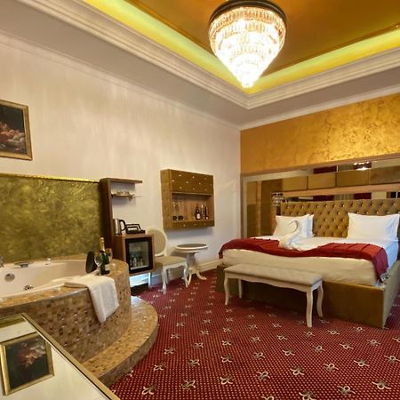 Vila Imperial One Luxury Boutique Hotel Fagaras Ngoại thất bức ảnh
