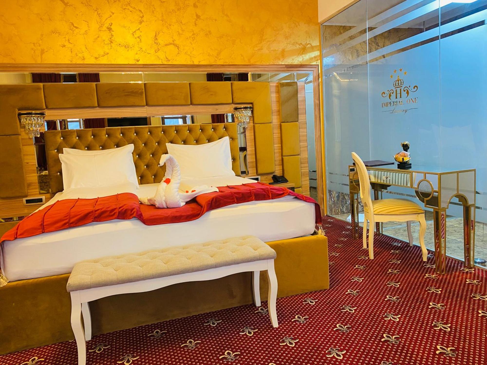 Vila Imperial One Luxury Boutique Hotel Fagaras Ngoại thất bức ảnh