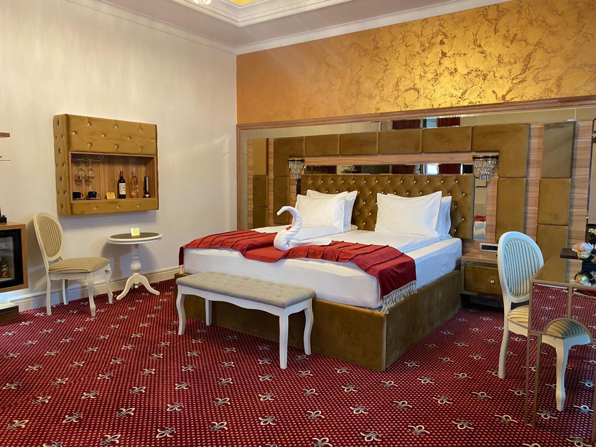 Vila Imperial One Luxury Boutique Hotel Fagaras Ngoại thất bức ảnh