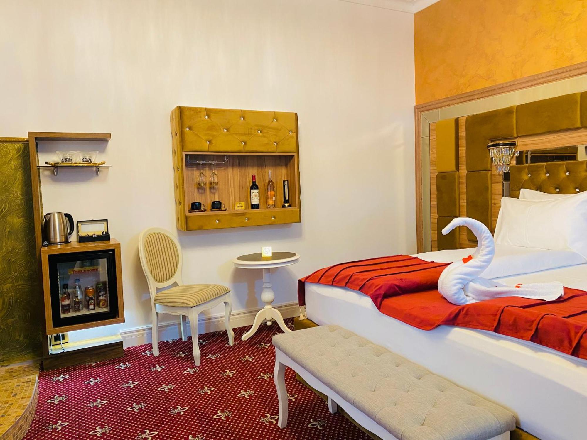 Vila Imperial One Luxury Boutique Hotel Fagaras Ngoại thất bức ảnh