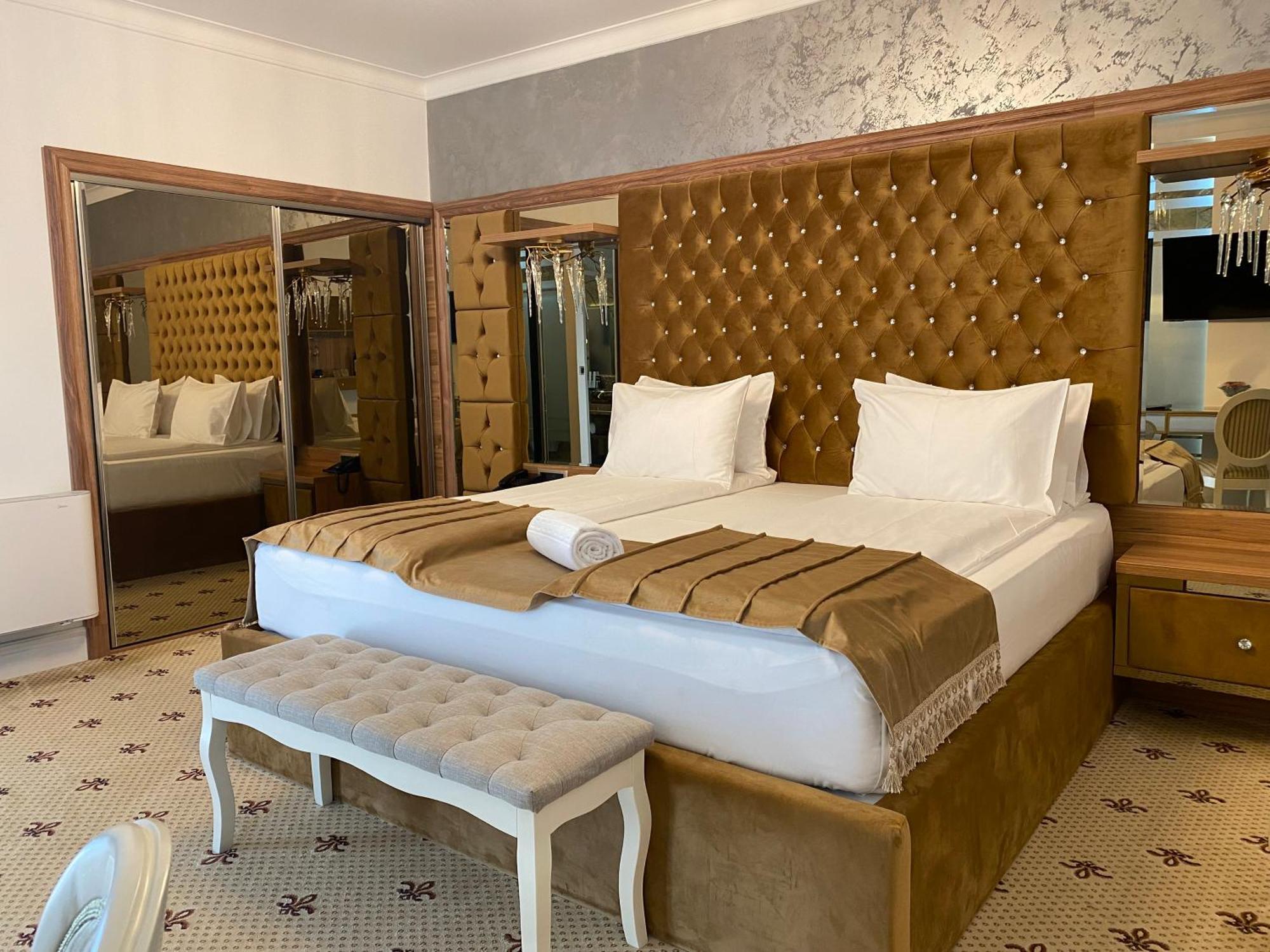 Vila Imperial One Luxury Boutique Hotel Fagaras Ngoại thất bức ảnh