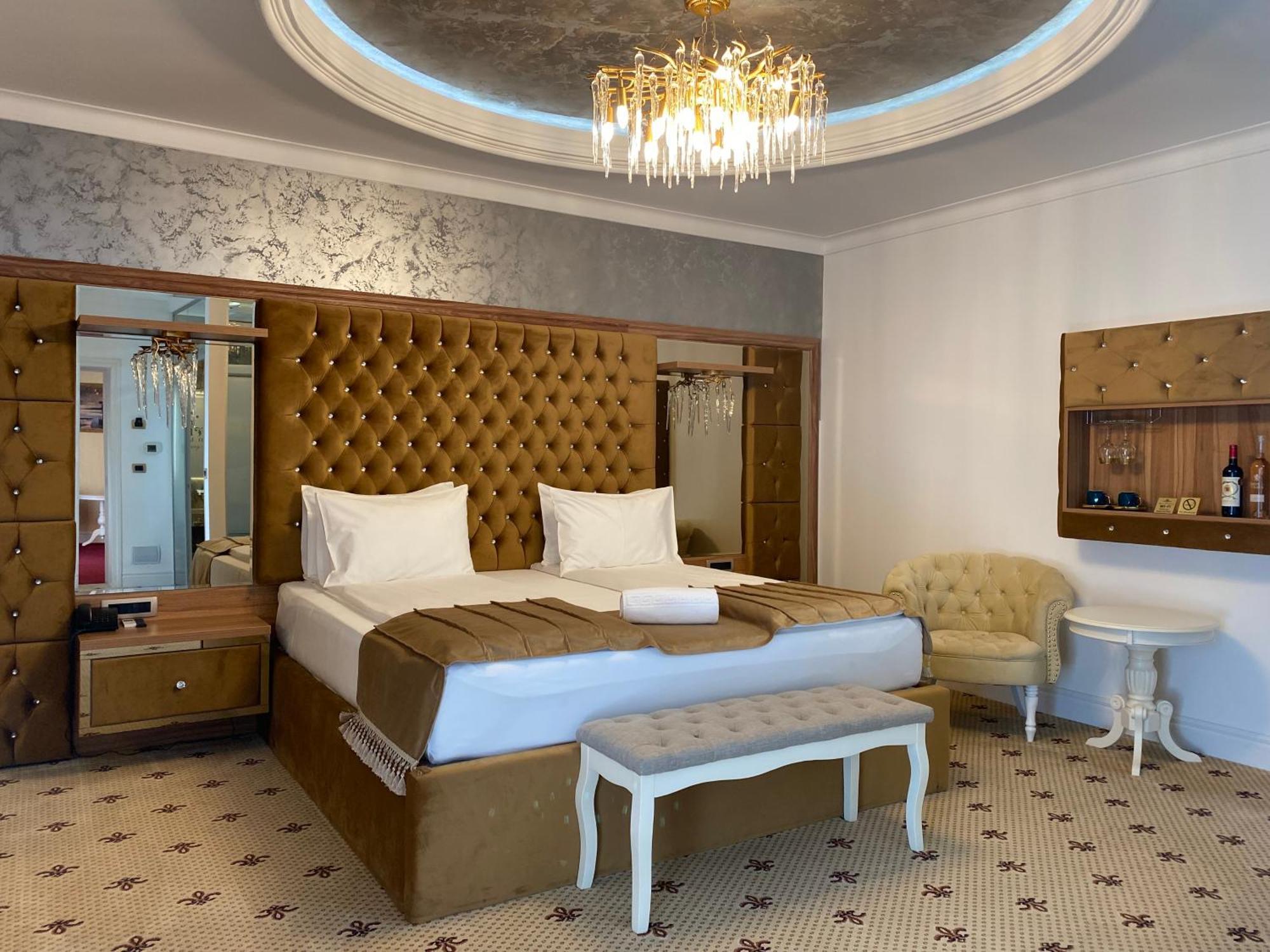 Vila Imperial One Luxury Boutique Hotel Fagaras Ngoại thất bức ảnh